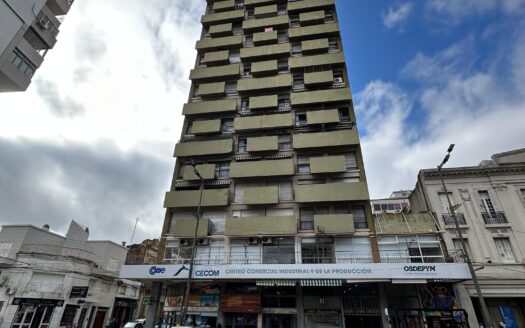 DEPARTAMENTO EN VENTA – Edificio del Centro Comercial.