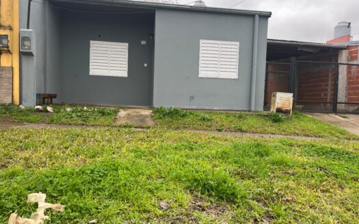 CASA EN VENTA – Barrio 180 Viviendas