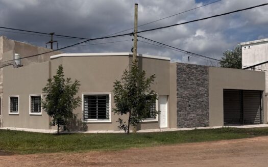 CASA EN VENTA – Altos del Pinar