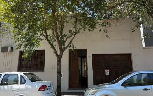 CASA EN VENTA – Moreno 186